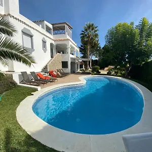 https://luxury-villa-marbella-with-nice-garden-pool-and-jacuzzi.1costadelsol.com